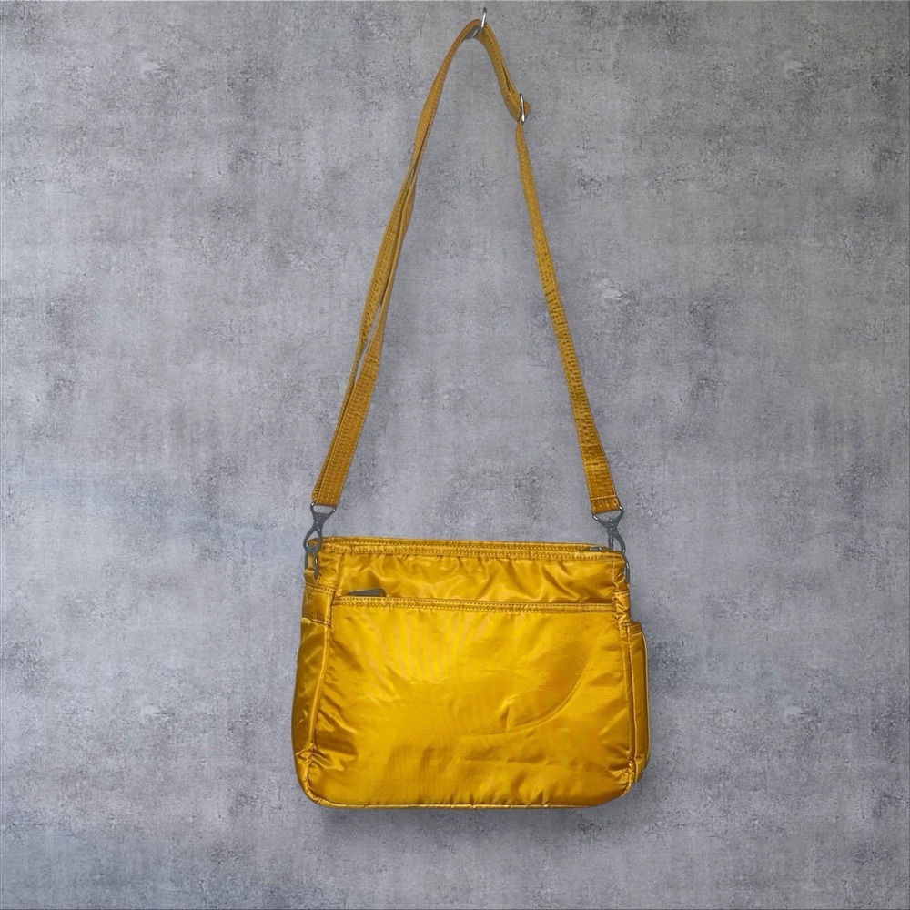 Lug Shimmy SE Crossbody Shoulder Bag Drink Pocket Gold Amber Yellow Quilted - Picture 4 of 14